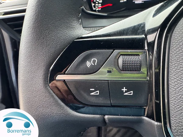 Peugeot 2008 (2023) — foto 40 van 45