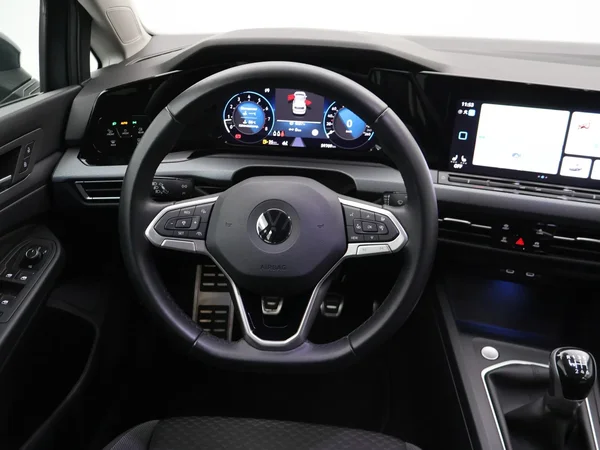 Volkswagen Golf (2023) — foto 5 van 25