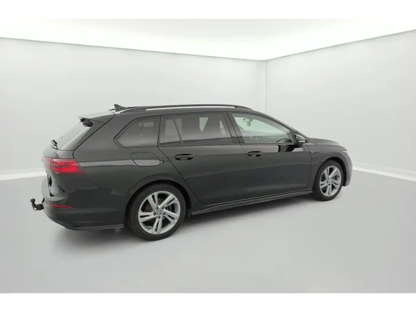 VOLKSWAGEN Golf VIII SW (2024) — foto 29 van 36