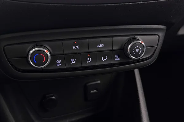 Opel Crossland (2022) — foto 10 van 33