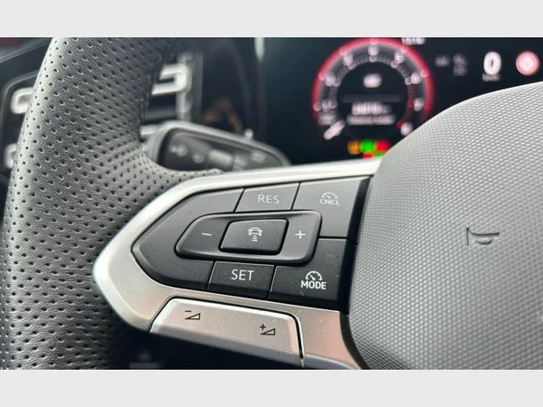 Volkswagen Tiguan (2024) — foto 14 van 29