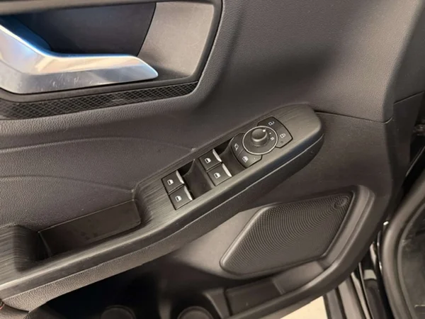 Ford Kuga (2023) — foto 16 van 24