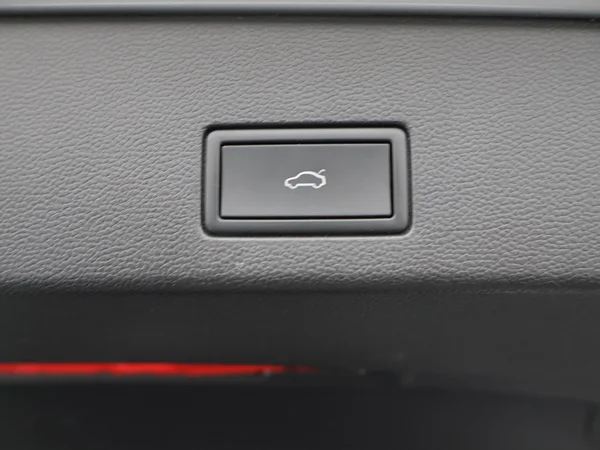 VOLKSWAGEN Golf VIII SW (2024) — foto 10 van 27