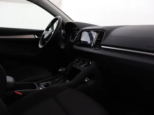 SKODA Karoq (2024) — foto 12 van 18