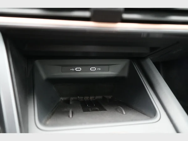 CUPRA Leon SW (2025) — foto 14 van 30