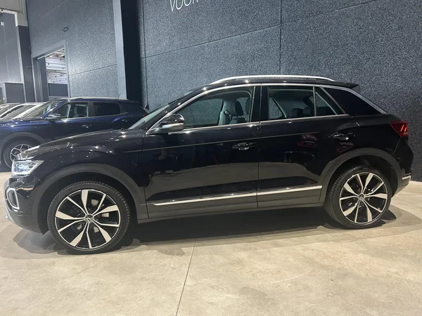 Volkswagen T-Roc (2023) — foto 12 van 20