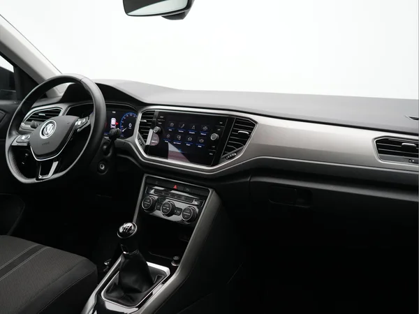 VOLKSWAGEN T-Roc (2021) — foto 21 van 26