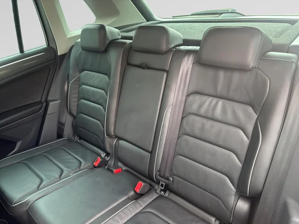 VOLKSWAGEN Tiguan (2017) — foto 10 van 24