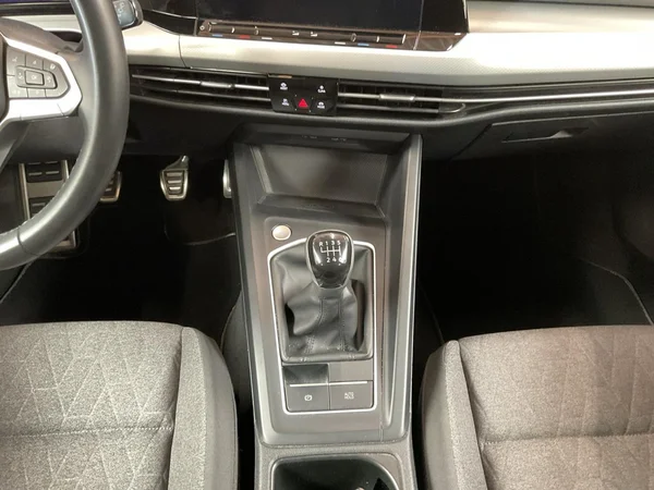 VOLKSWAGEN Golf VIII SW (2024) — foto 3 van 22