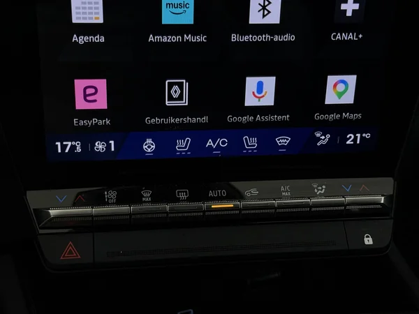RENAULT Austral (2024) — foto 18 van 29