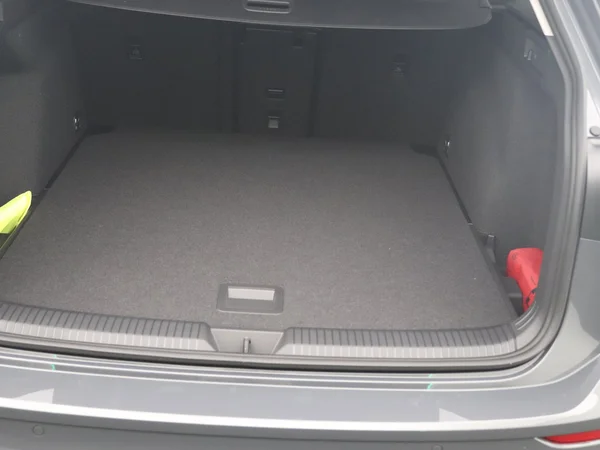 VOLKSWAGEN Golf VIII SW (2024) — foto 16 van 30