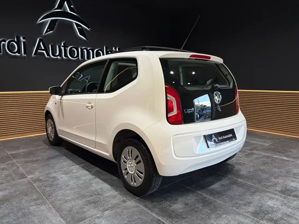 Volkswagen Up! (2012) — foto 15 van 18