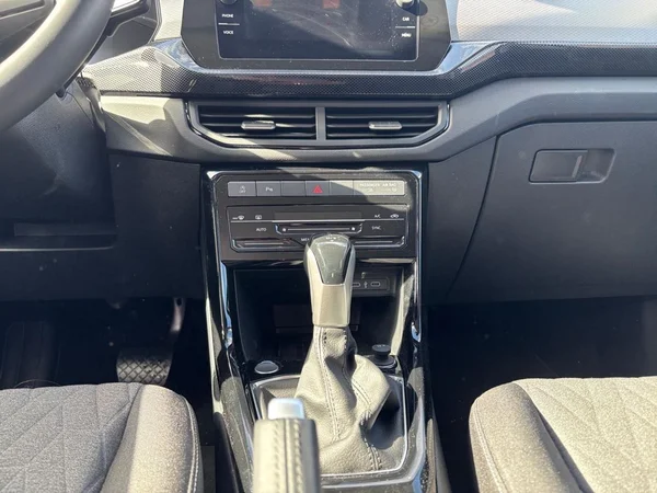 VOLKSWAGEN T-Cross (2026) — foto 2 van 16