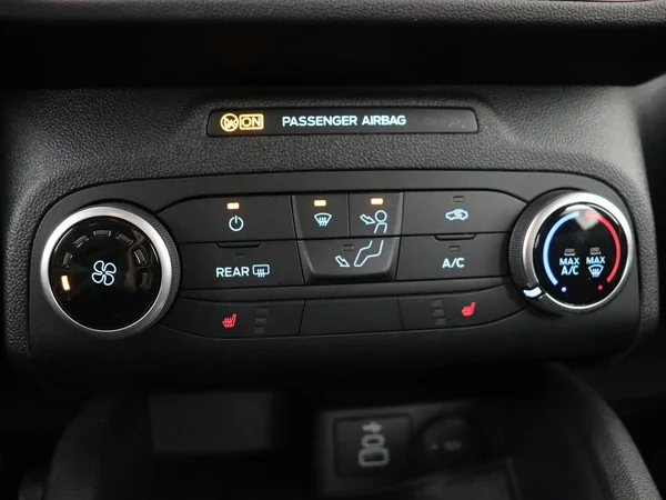 FORD Kuga (2024) — foto 17 van 27