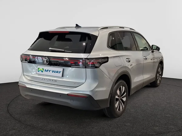 VOLKSWAGEN Tiguan (2026) — foto 8 van 15