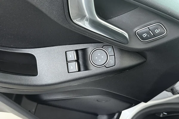 Ford Fiesta (2018) — foto 5 van 27