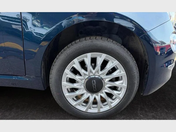 Fiat 500C (2024) — foto 23 van 24