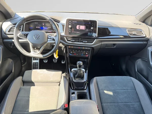 VOLKSWAGEN T-Roc (2023) — foto 2 van 24