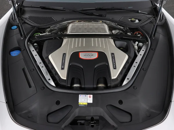 PORSCHE Panamera (2020) — foto 6 van 36