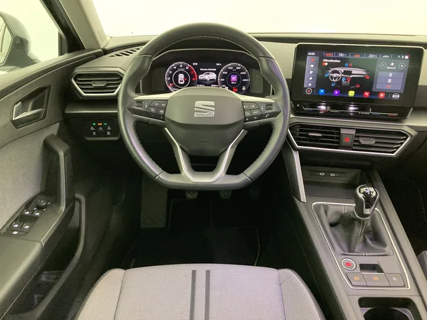 SEAT Leon (2022) — foto 10 van 36