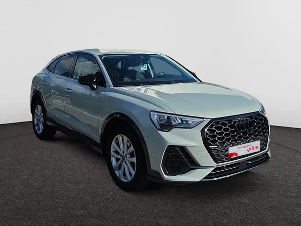 AUDI Q3 Sportback (2022) — foto 22 van 24