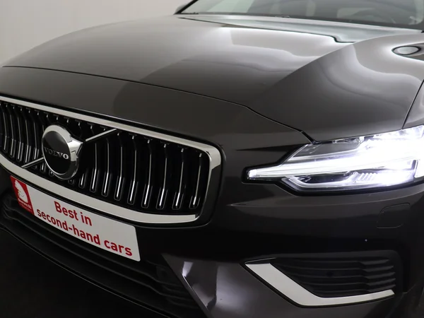 VOLVO V60 (2023) — foto 29 van 35