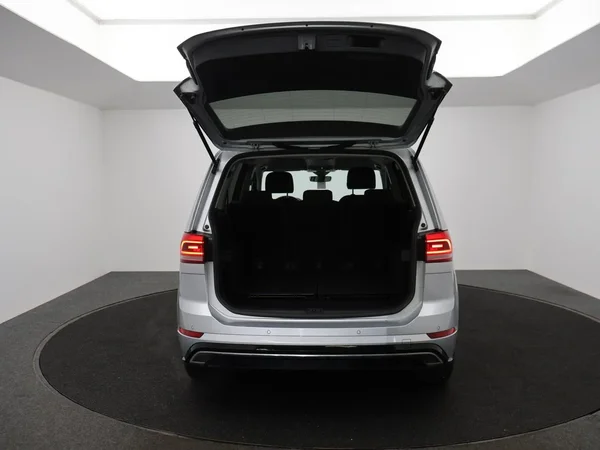 Volkswagen Touran (2022) — foto 20 van 29