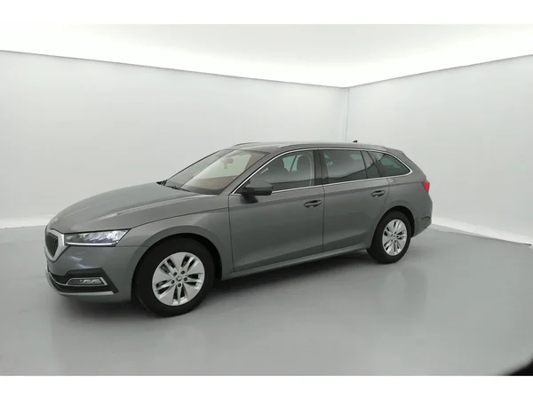 SKODA Octavia Combi Dsl (2022) — foto 2 van 36