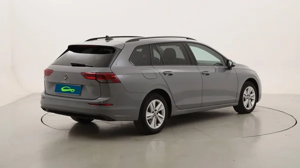 Volkswagen Golf VIII SW (2022) — foto 16 van 22