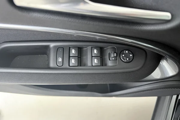 Fiat 600 (2025) — foto 8 van 20