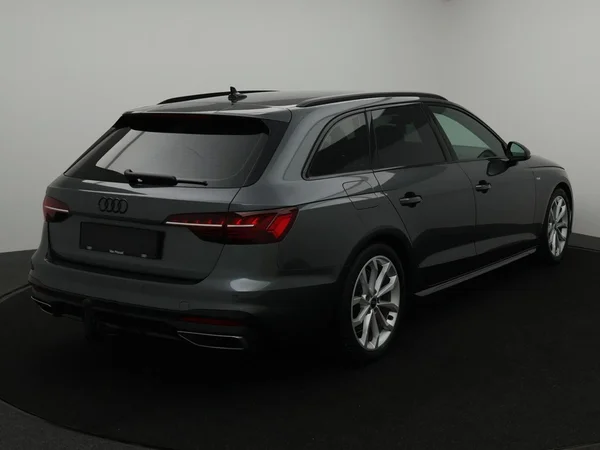 AUDI A4 Avant (2023) — foto 12 van 26