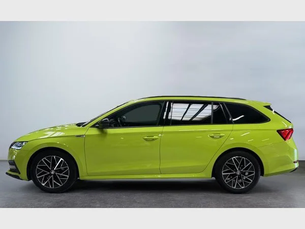 Skoda Octavia Combi (2023) — foto 22 van 28