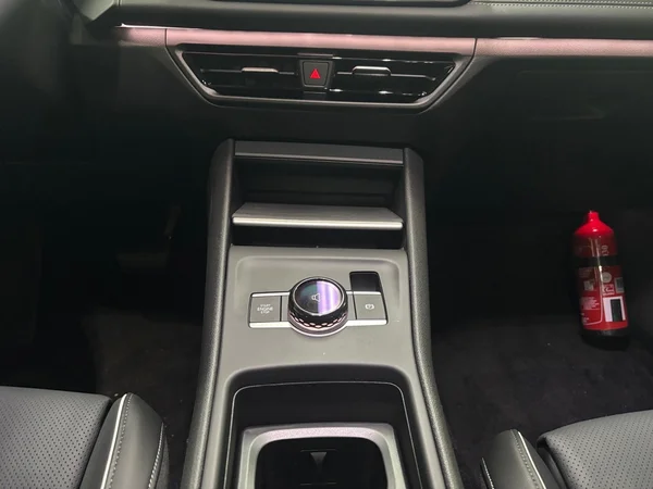VOLKSWAGEN Tiguan (2025) — foto 3 van 20
