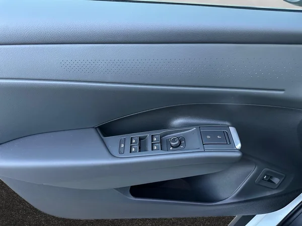 VOLKSWAGEN T-Roc (2025) — foto 4 van 16