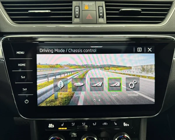Skoda Superb (2022) — foto 22 van 30