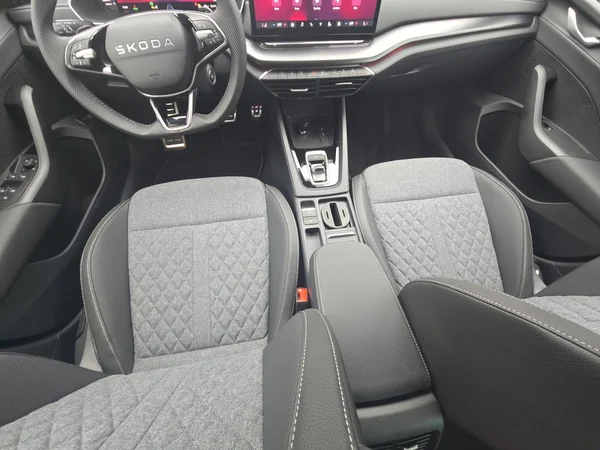 SKODA Octavia Combi (2025) — foto 15 van 24