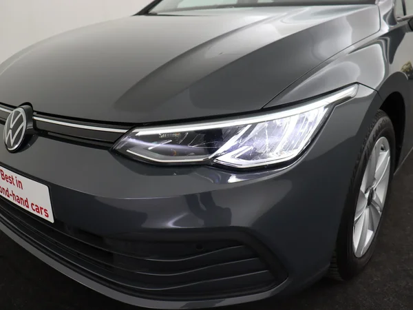 VOLKSWAGEN Golf (2024) — foto 21 van 28