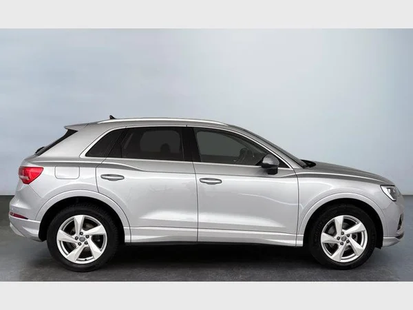 Audi Q3 (2019) — foto 23 van 35