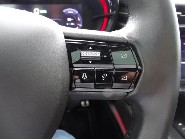 Alfa Romeo Junior (2025) — foto 16 van 31
