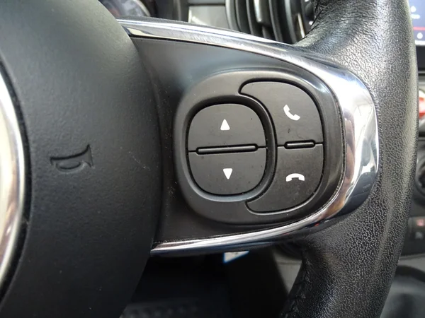 Fiat 500C (2017) — foto 13 van 23