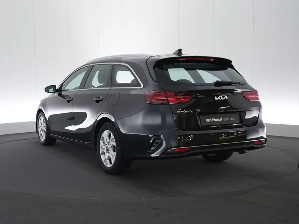 Kia cee'd (2024) — foto 12 van 21