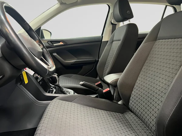 VOLKSWAGEN T-Cross (2020) — foto 16 van 20