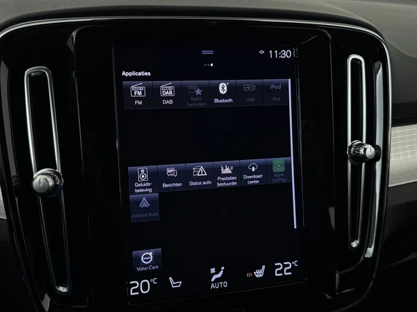 VOLVO XC40 (2023) — foto 13 van 32