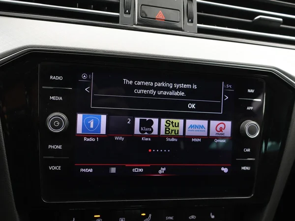 VOLKSWAGEN Passat Variant GTE (2022) — foto 16 van 30