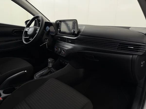 HYUNDAI i20 (2022) — foto 3 van 25