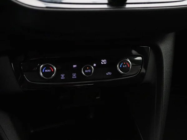 Opel Corsa-e (2022) — foto 14 van 37