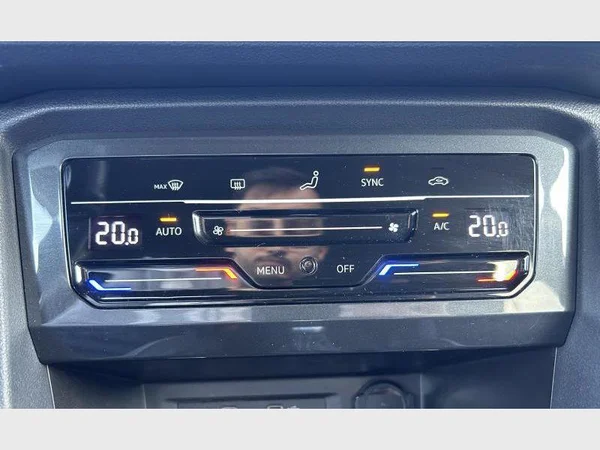 VOLKSWAGEN Tiguan (2021) — foto 13 van 33