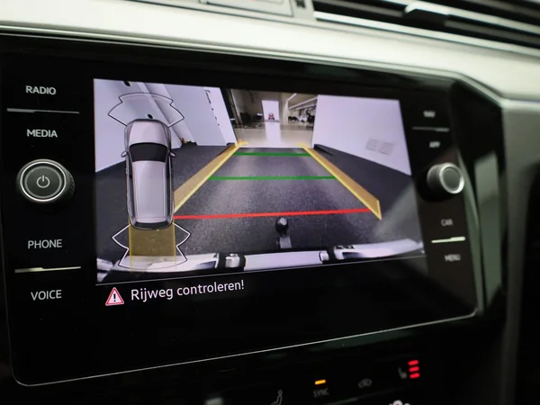 Volkswagen Passat (2022) — foto 26 van 48