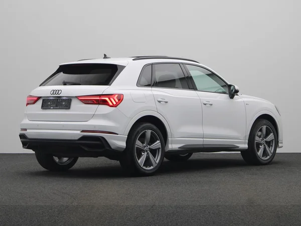 AUDI Q3 PHEV (2024) — foto 12 van 23