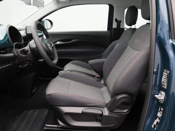 Fiat 500e (2022) — foto 2 van 36